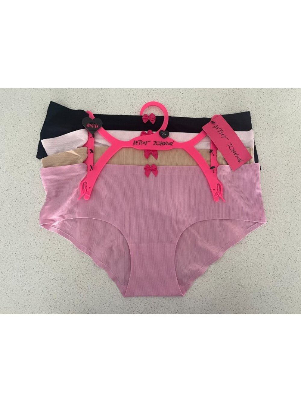 NWT Betsey Johnson 4 Pack No Show Seamless Hipster Panties Underwear Size XL